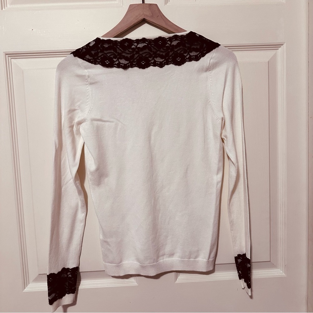Twelve by Twelve | Cardigan | Cardigan in Cream with Black Lace Appliqué - Picture 2 of 6